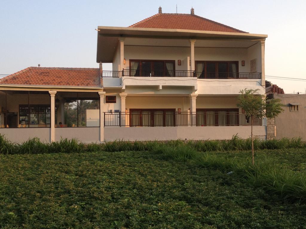 D'Sawah Amed Homestay & Warung Exterior photo